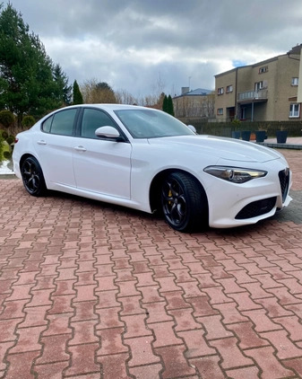 Alfa Romeo Giulia cena 89999 przebieg: 108000, rok produkcji 2017 z Częstochowa małe 92